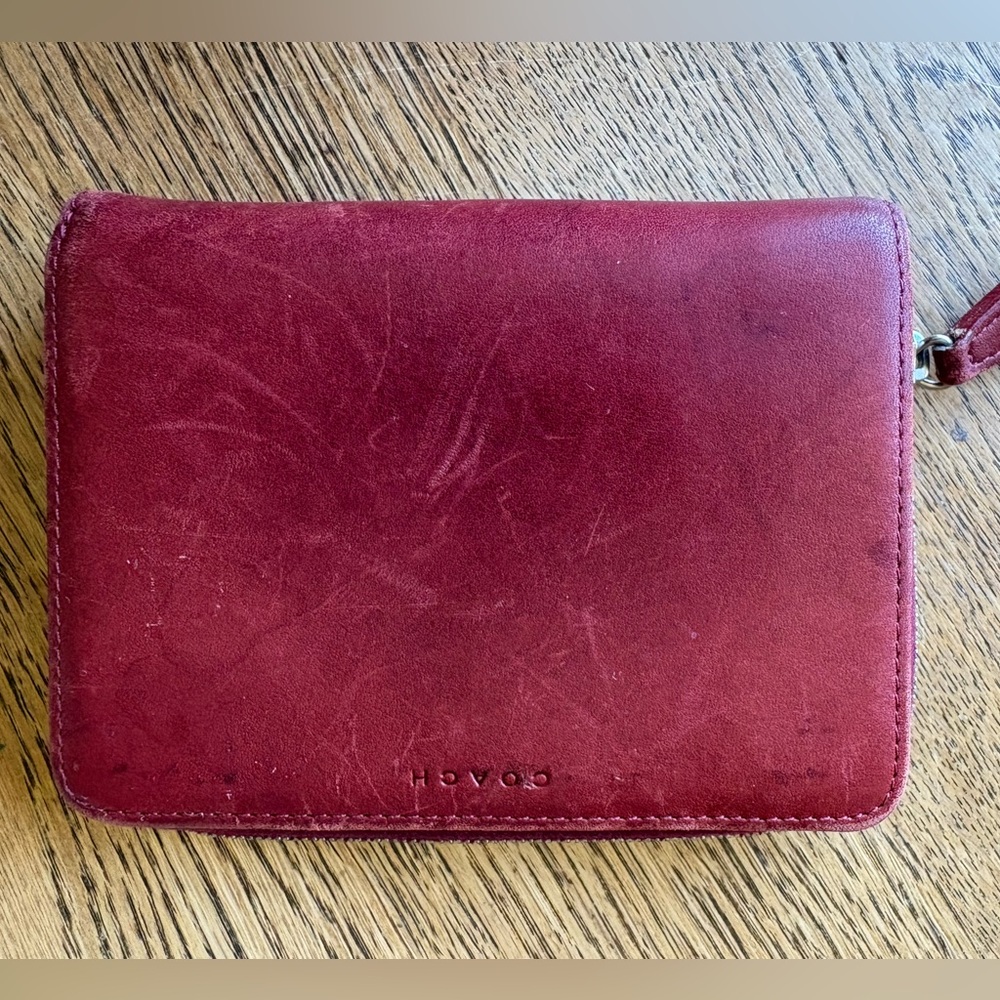 Vintage Coach leather combo wallet, red ox blood leather zip around closure